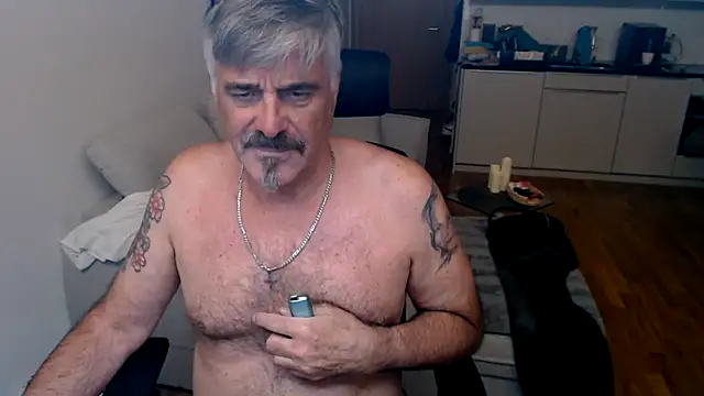 Czat XXX na żywo – Budapest1958