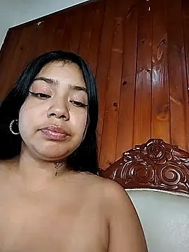 NoaBaker's Live XXX Chat