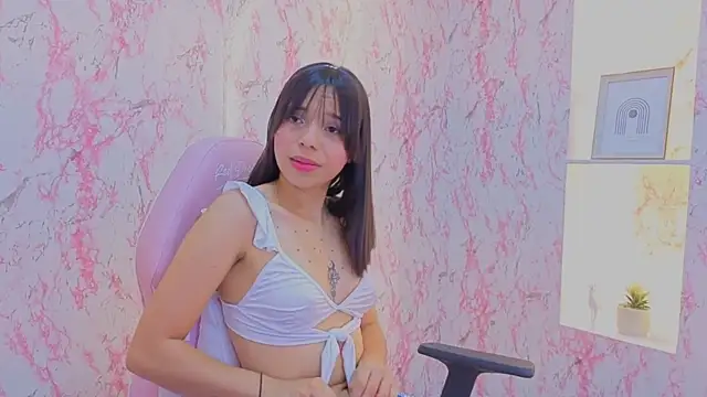 Chat XXX en directo de IssaSkinny