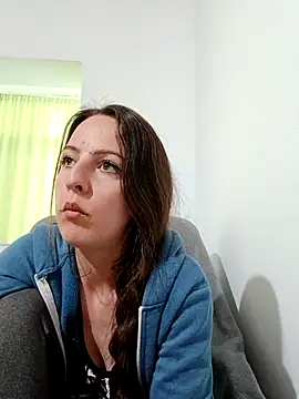 girlshy1: διαδικτυακό σόου στην κάμερα