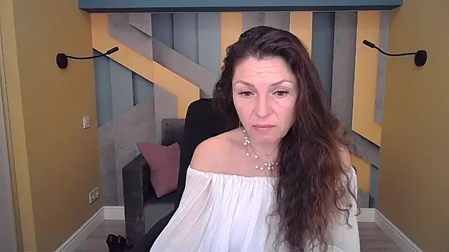 EllaLong élő XXX-chatje