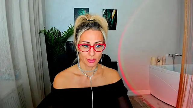 MuseOfStage's Live XXX Chat