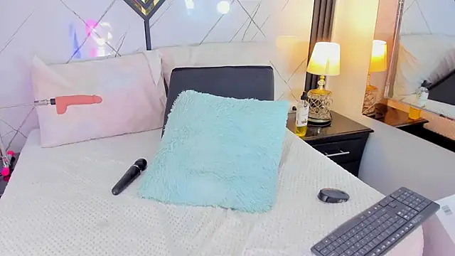 EmilyDiaaz's Live XXX Chat