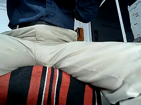 manan28 Live XXX Chat