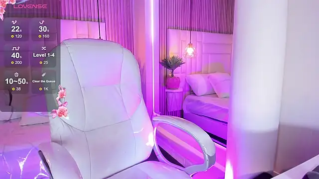 CaitlynCouper's Live XXX Chat