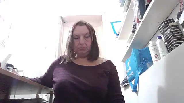 AnnaLive570's Webcam Show