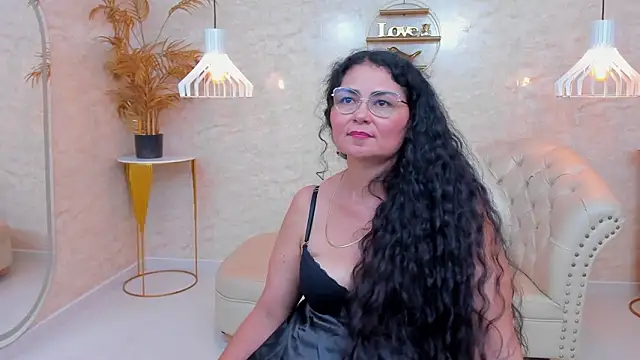 MiaMaturee's Live XXX Chat