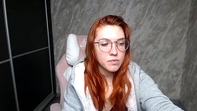 Reginasmilee's Live XXX Chat