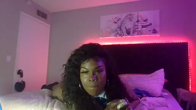 TattedBeautyCakz's Live XXX Chat