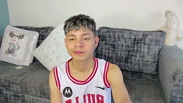 Show modela Andy_Belier23 na web-kameri