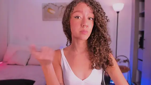 ChloeMoreti's Live XXX Chat