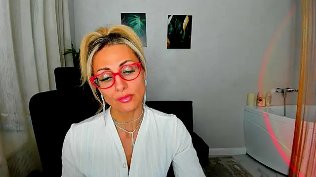 MuseOfStage's Live XXX Chat