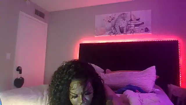 TattedBeautyCakz live XXX chat