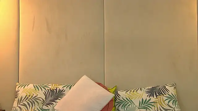 EllieWest Live XXX Chat