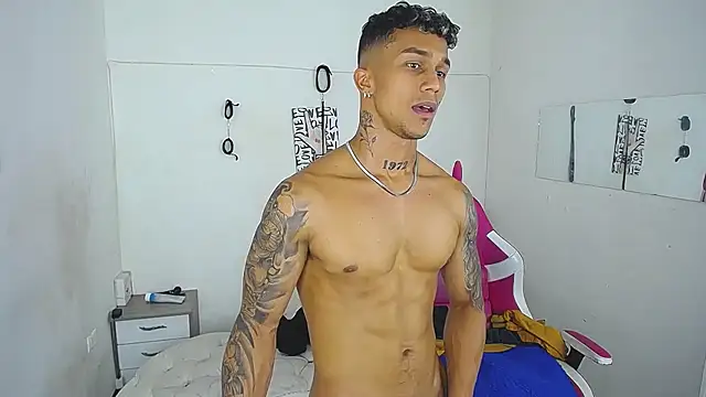 Leonard_Price Show in webcam