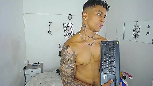 Leonard_Price's Live XXX Chat