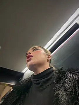 Alirawrz Adlı Modelin Canlı XXX Sohbeti