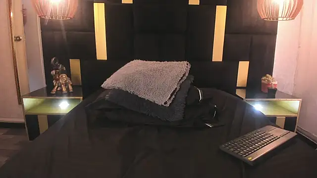 Lucio__Fox's Live XXX Chat