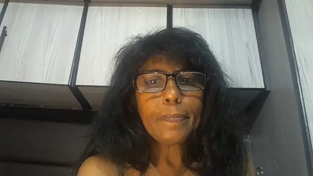 Chat +18 de MsAttitude ao vivo