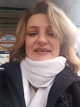 marilynecoquine's Live XXX Chat