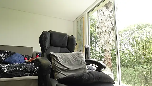 Czat XXX na żywo – DimitriSullivan_