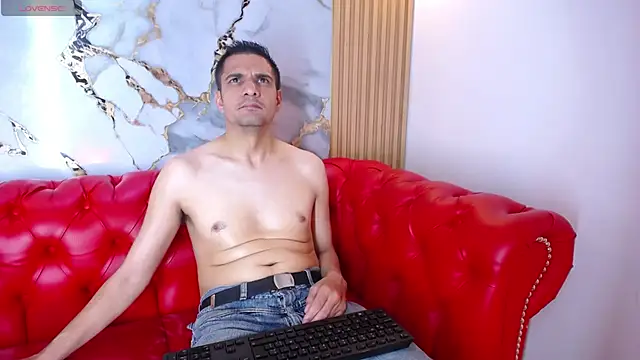 Adam_Arango: απευθείας συνομιλία ΧΧΧ