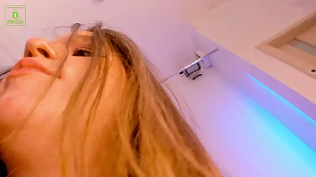 XXX chat uživo modela ErikaLust