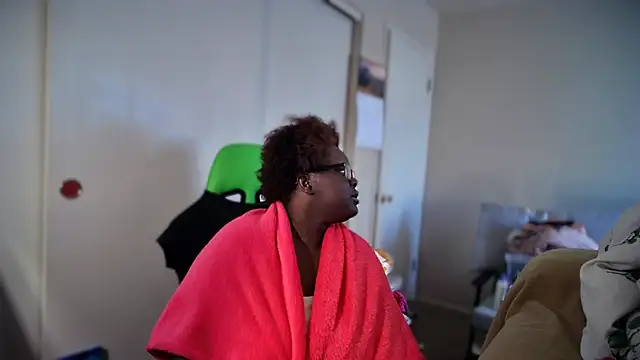 -Yagurlwest Live XXX Chat