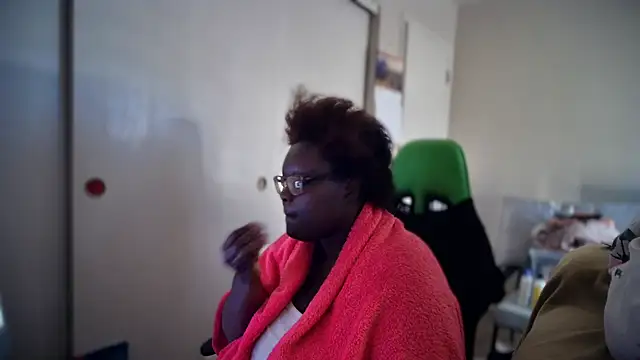 -Yagurlwest: онлайн-секс-чат