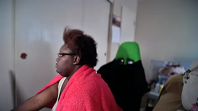 -Yagurlwest Adlı Modelin Canlı XXX Sohbeti