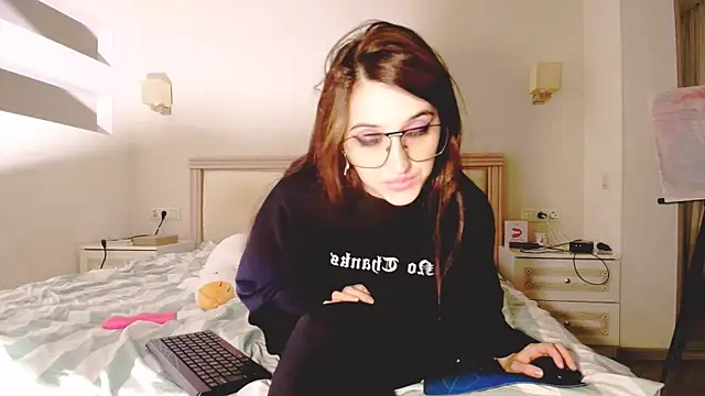 Iren 现场XXX聊天