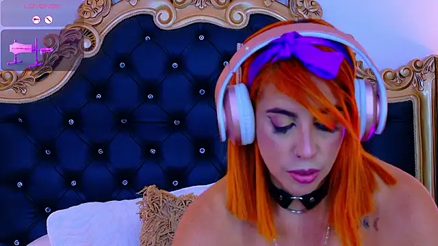 AdelinaVans' Live XXX Chat