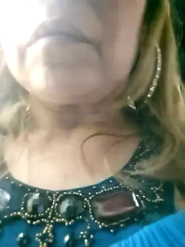 Kazsandraa: онлайн-секс-чат