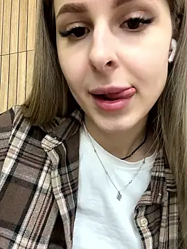 Lina_Away élő XXX-chatje