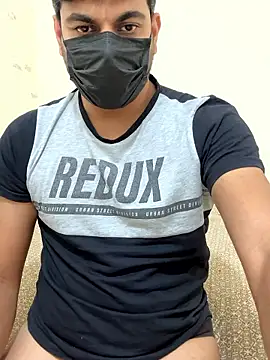 Hot_Boy8677 现场XXX聊天