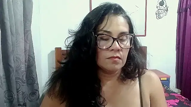 Chat XXX en directo de Mistresskloe01