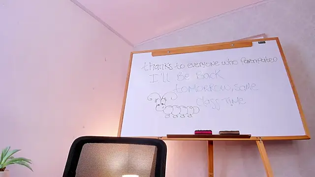 Caroline_dh Adlı Modelin Canlı XXX Sohbeti