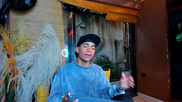 AlanCutee live XXX chat