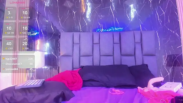 BustyGlow Live XXX Chat