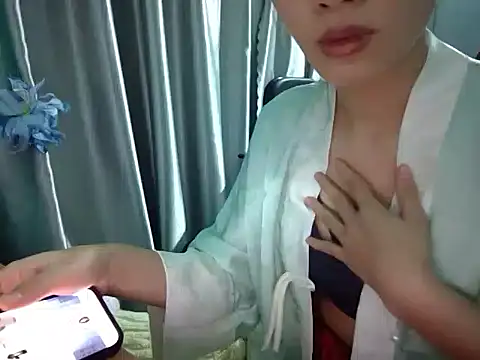 Ly-ny: απευθείας συνομιλία ΧΧΧ