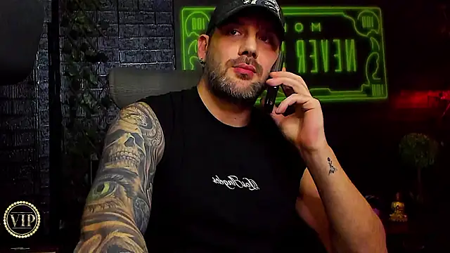 Pokazy przed kamerką – LexHardy