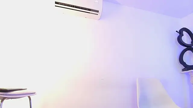 Arya-02: онлайн-секс-чат