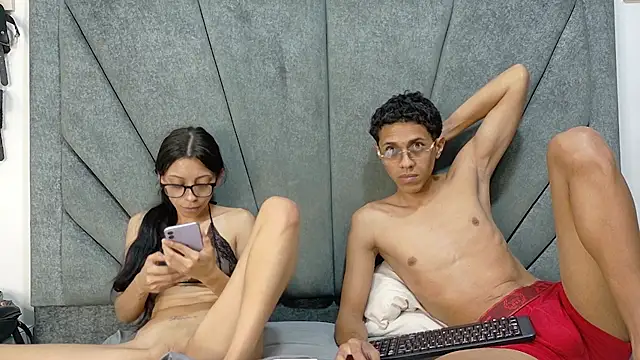 Chatroom XXX en direct de MielAndLeo