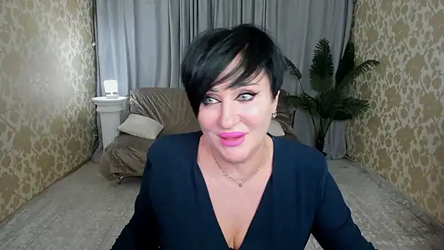 KiraTempt's Live XXX Chat