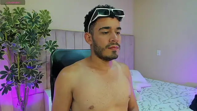 aries_unbound's Live XXX Chat