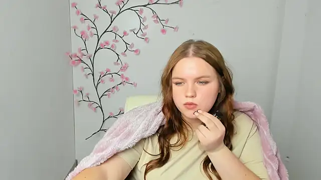 Kitty_Mia_Kitty Live XXX-Chat