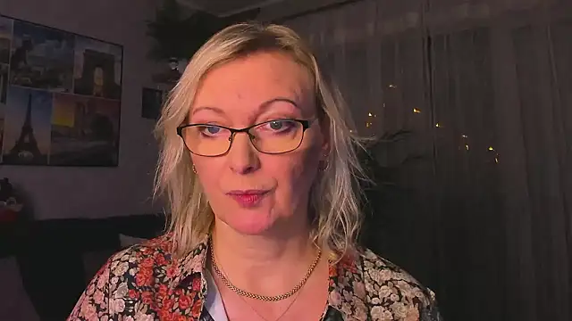 Pokazy przed kamerką – vanessa_chat