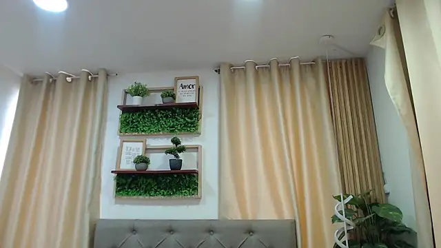 sasi_luna's Live XXX Chat