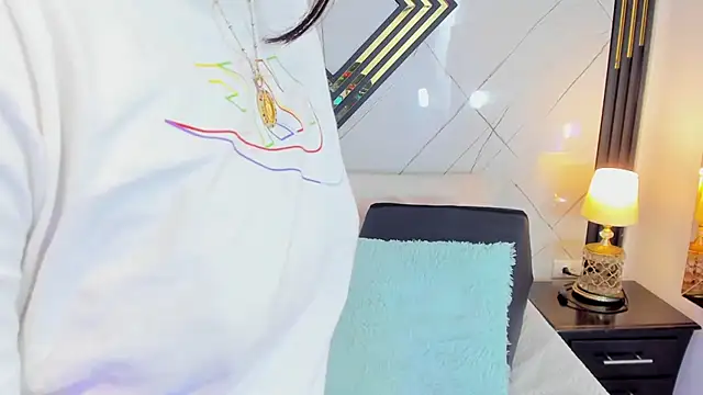 แชท XXX สดของ EmilyDiaaz