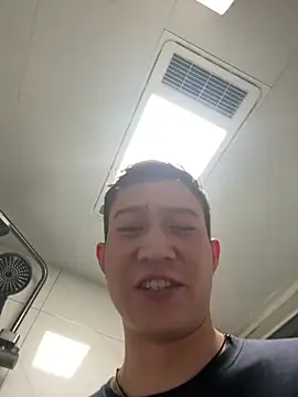 CNYASTUR élő XXX-chatje